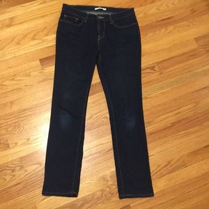 Levi’s 712 slim cut dark wash jeans